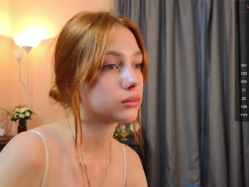 girl
        shirleywhitney cam image #1650062