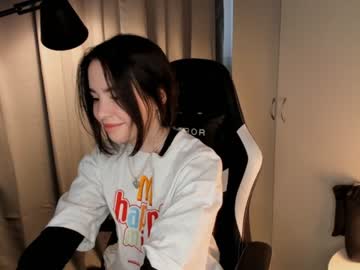girl
        danielleclarka cam image #1935298