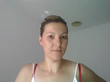 girl
        lara_flame cam image #1260253