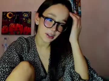 girl
        ellie_leen cam image #608459