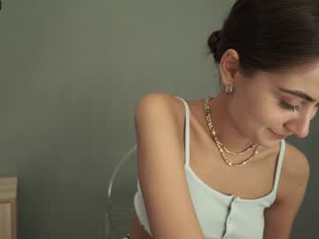 girl
        tessarosse_ cam image #1365290