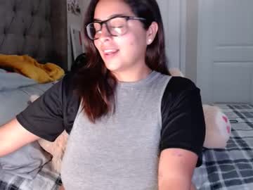 girl
        lopezbecky cam image #1598672