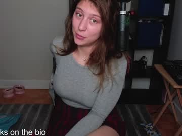 girl
        alexa_dream cam image #3576556