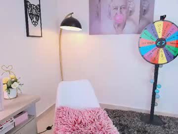 girl
        missniley cam image #4445725