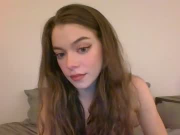 girl
        rosegold18 cam image #86145