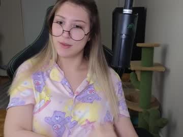 girl
        alexa_dream cam image #2708717