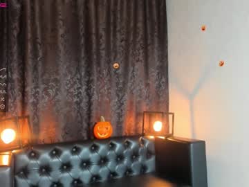 girl
        peachmila cam image #1812289