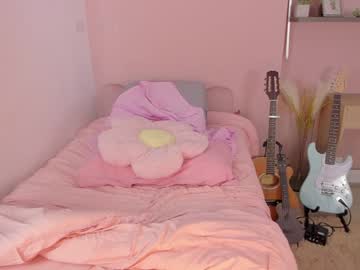 girl
        little_effy18_ cam image #3245331