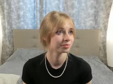girl
        queeniedonnay cam image #2911542