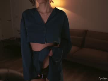girl
        luna_ai cam image #2707626