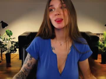 girl
        rich_roxy cam image #2103546