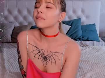 girl
        katebangins cam image #4256126