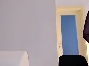 girl
        kittycaitlin cam image #1024803