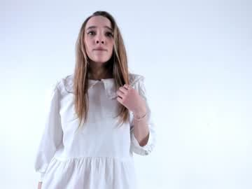 girl
        milana_gross cam image #1003709