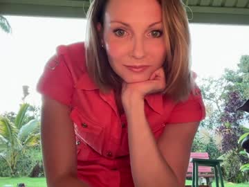 girl
        kaileeshy cam image #4217742