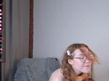 girl
        alice_dexter cam image #3269984