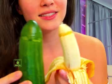girl
        demurelixir cam image #2047579