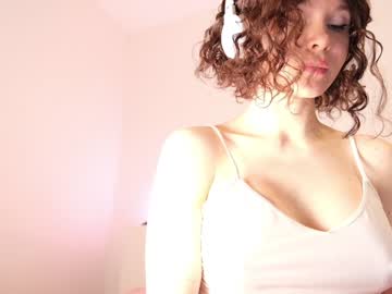 girl
        sae__ cam image #371463