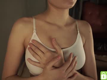 girl
        tessarosse_ cam image #978440