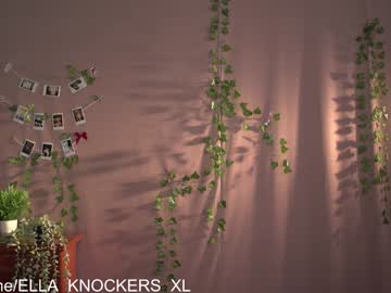 girl
        ella_knockers_xl cam image #4028996
