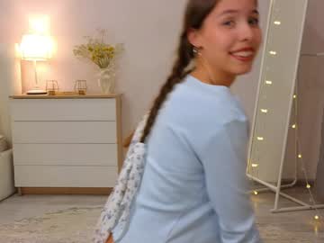 girl
        wanda_robinson cam image #4039266