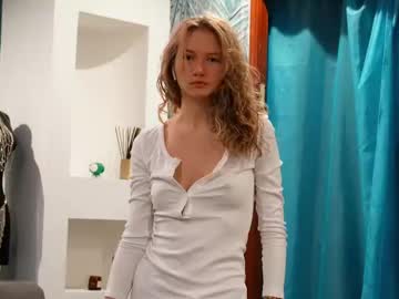 girl
        alexandra_demore cam image #4159807