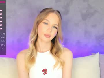 girl
        _sophie_kitten_ cam image #3208350