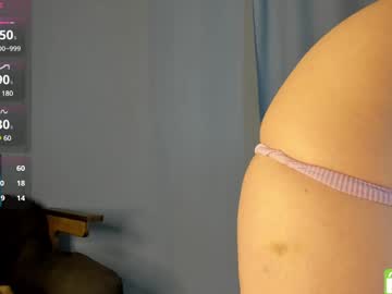 girl
        little_nut cam image #4031844