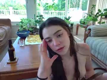 girl
        rosegold18 cam image #2979331