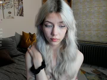 girl
        rainaslater cam image #1550786