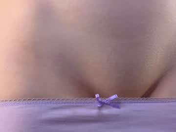 girl
        alisia_spinnet cam image #3003310
