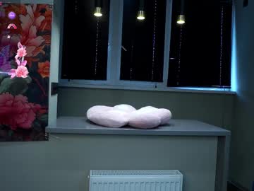 girl
        merciabawden cam image #4400503