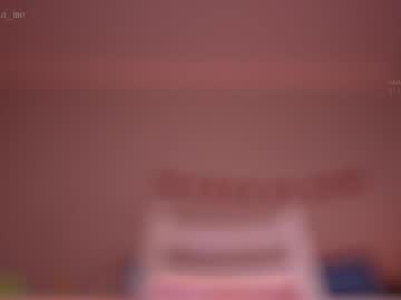 girl
        lil_eva cam image #4417211