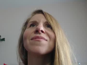 girl
        violetplath cam image #2795540