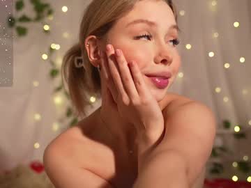 girl
        april_blush cam image #3833241