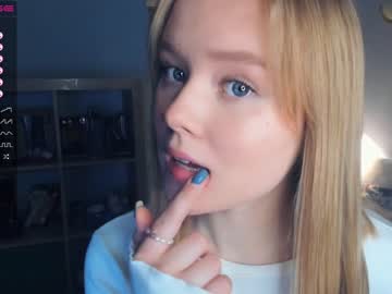 girl
        sun_shiiine cam image #884239