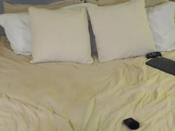 girl
        ashley_ospino cam image #4385793