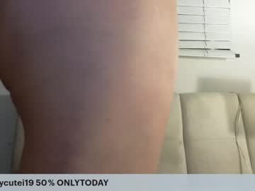 girl
        _natycutei19 cam image #2503360