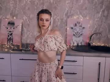girl
        gladysharn cam image #3146206