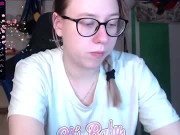 girl
        lenorra cam image #694016