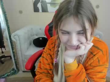 girl
        kaleriaminx cam image #365028