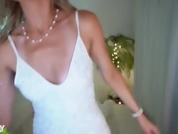 girl
        amyvalentine cam image #3049875