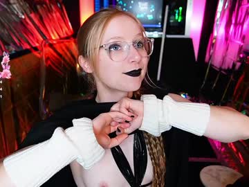 girl
        emmasky69 cam image #4481149