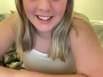 girl
        prettybeth57 cam image #3547579
