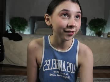 girl
        zarascarlett cam image #4015086