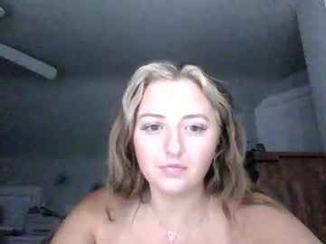 girl
        bunnyybabee cam image #1526410