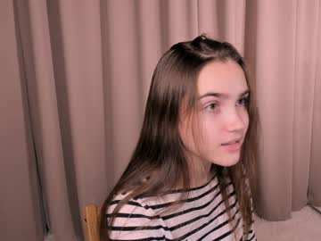 girl
        dominogoulder cam image #3712142