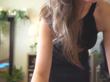 girl
        sunniedayz cam image #702708