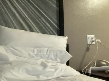 girl
        soloswinger69 cam image #2160905