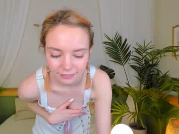girl
        carly_coy cam image #484095